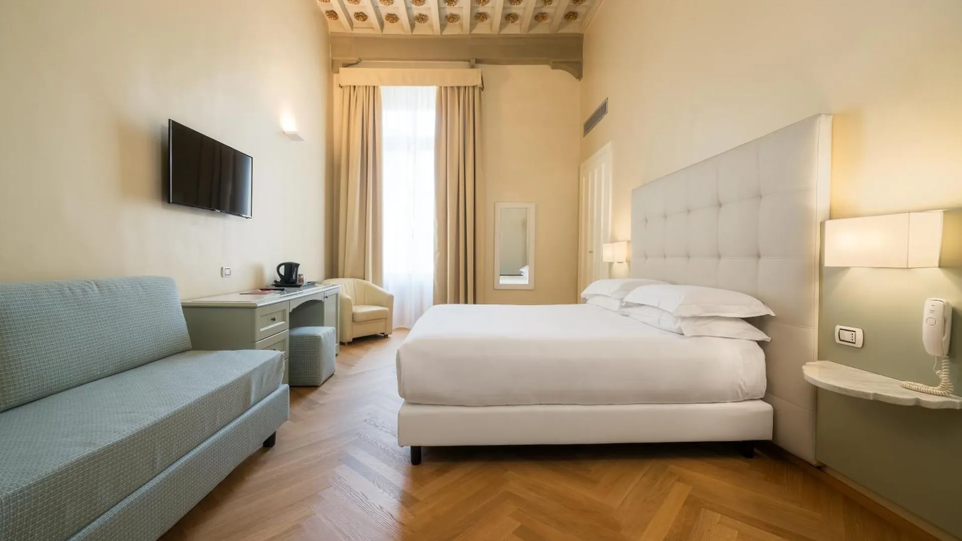 Hotel Croce Di Malta Florence 4*,